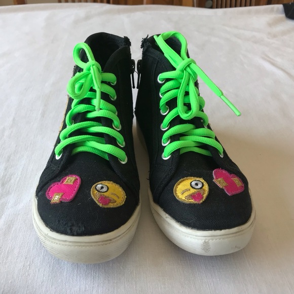 Girls SO Hi Top Sneakers Size 13 Black with Emojis - Picture 3 of 8